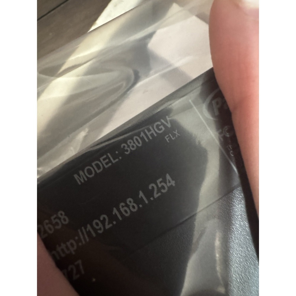 2Wire 3801HGV 4-Port 10/100 Wireless G Router - Picture 3 of 4